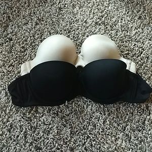 2 strappless Bras